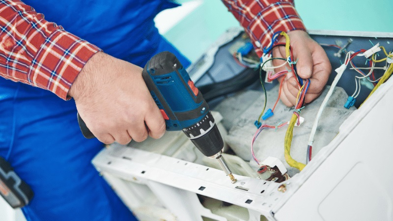 Yenimahalle Aeg Aeg çamaşır makinesi kart tamiri – Su almama arızası orijinal parça ile giderildi. - Teknik servis örneği